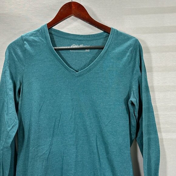 Eddie Bauer Top Womens Medium VNeck Tee Shirt Long Sleeve Green Cotton Pullover - Picture 2 of 6